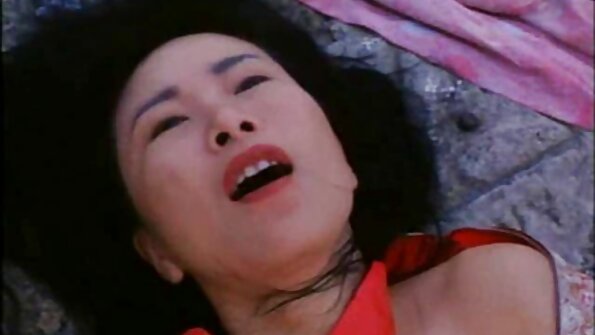 彼得很幸运能操他丰满的拉丁老师