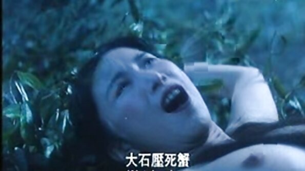 奥布里玛丽微笑着钻她紧身的屄