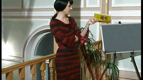 成熟的胸部女人玩具他妈的她的裂缝