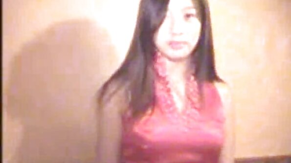 Abi Toyne 手指 砰 她的 粉红色 樱桃