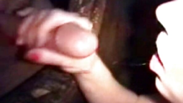 沮丧的家伙正在操他朋友的妻子
