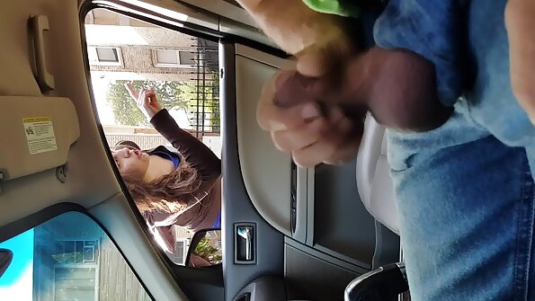 诱人的女孩坠入爱河