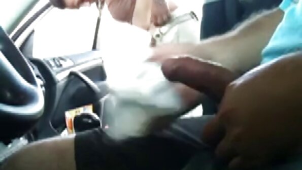 Scarlit丑闻用性交假阳具乱搞白人女孩