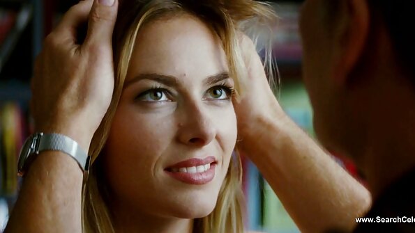 亚洲女士骑着硬肉棒