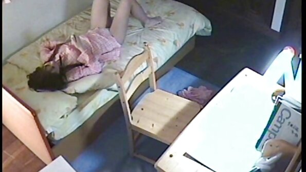 纹身的黑发性交她的按摩治疗师