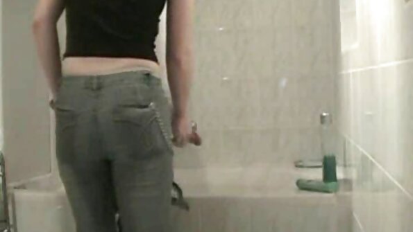 性感的黑发让她的新情人大吃一惊